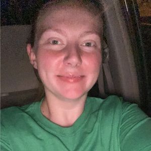 Meet your Posher, Adara